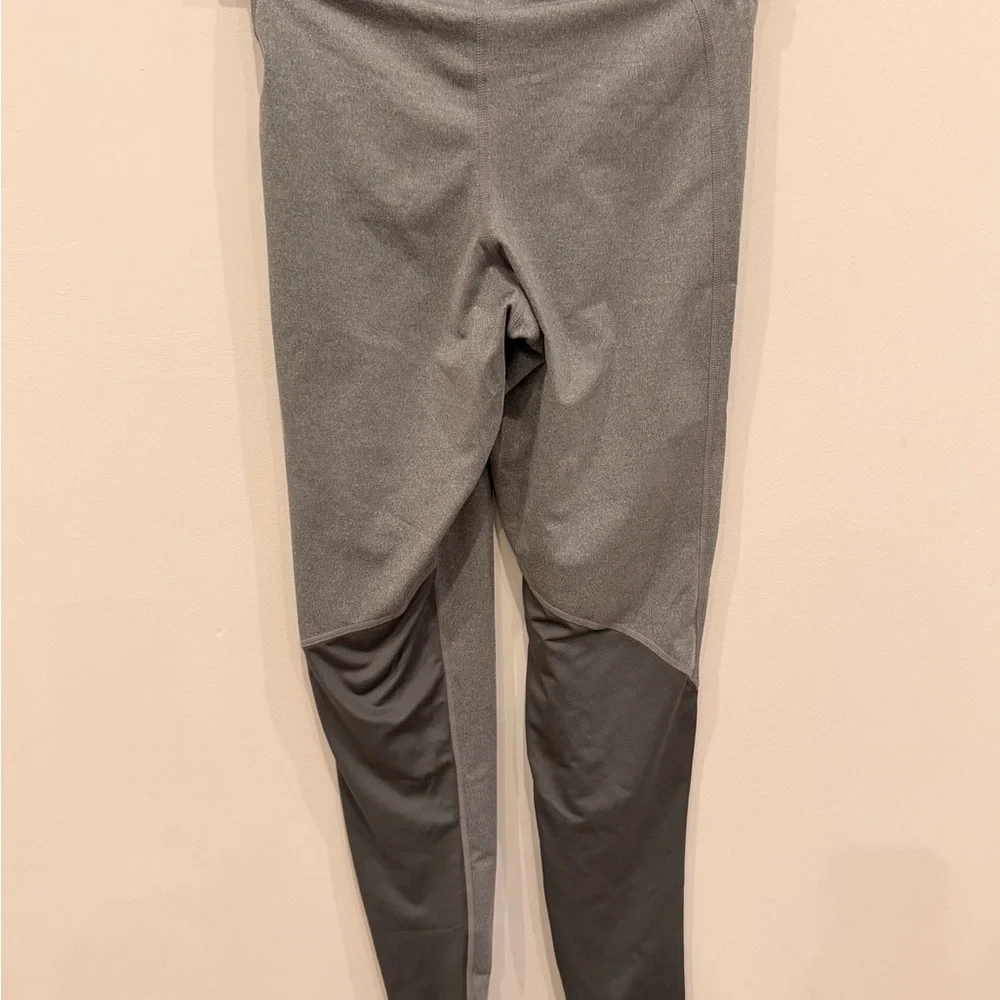 Nike Pro Dri-FIT Women’s Leggings Gray Black Athletic‎ Training Size M